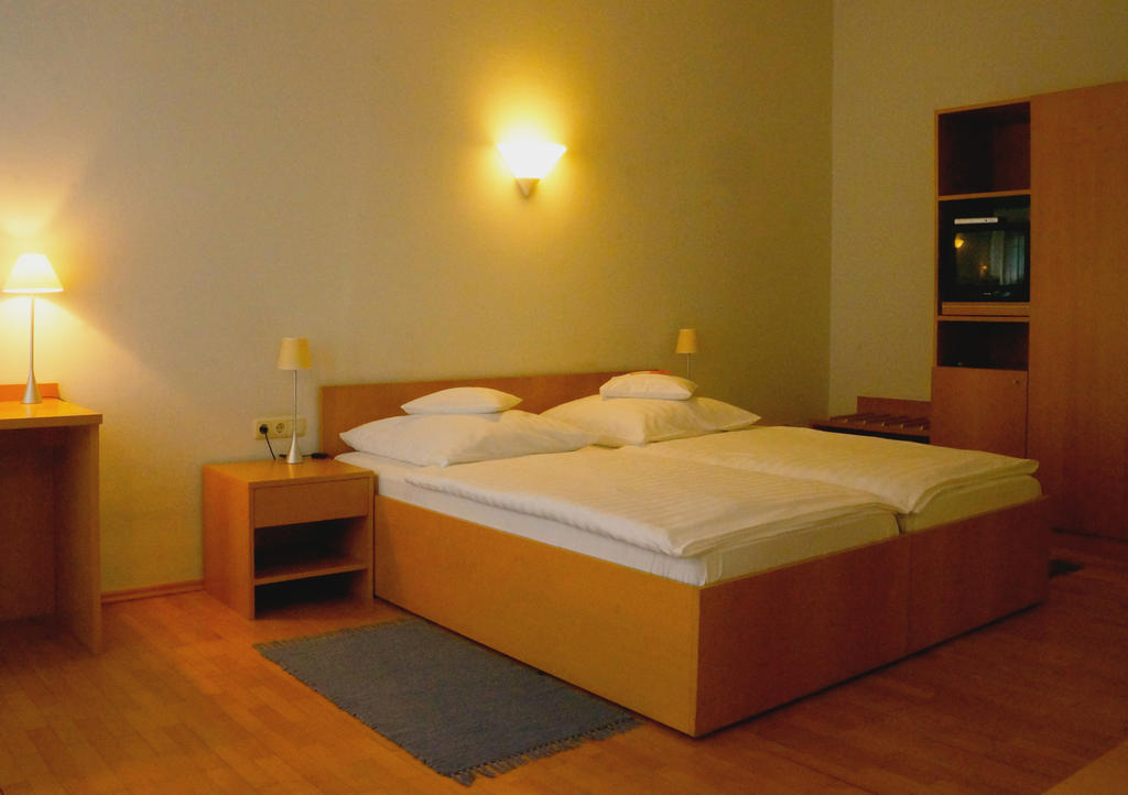 Hotel Zum Scheppen Eck Wiesbaden Quarto foto