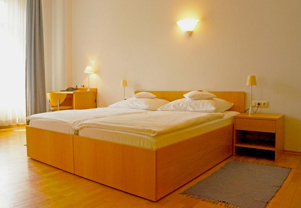 Hotel Zum Scheppen Eck Wiesbaden Quarto foto