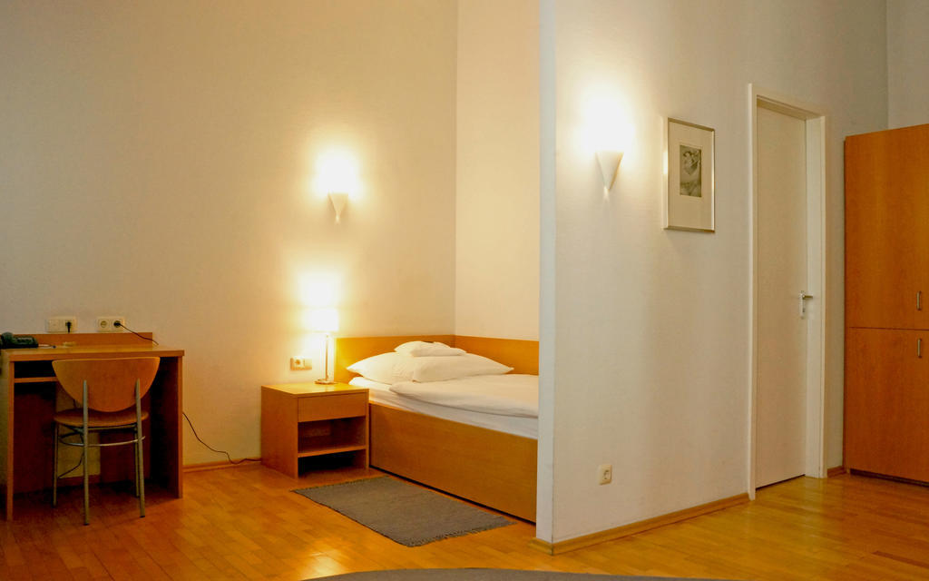 Hotel Zum Scheppen Eck Wiesbaden Quarto foto